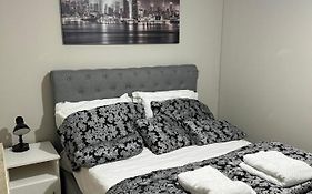 Beautiful Hoe Street First Floor One Bedroom Apartment B Walthamstow
