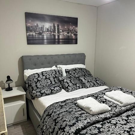 Beautiful Hoe Street First Floor One Bedroom Apartment B Walthamstow Londres Extérieur photo