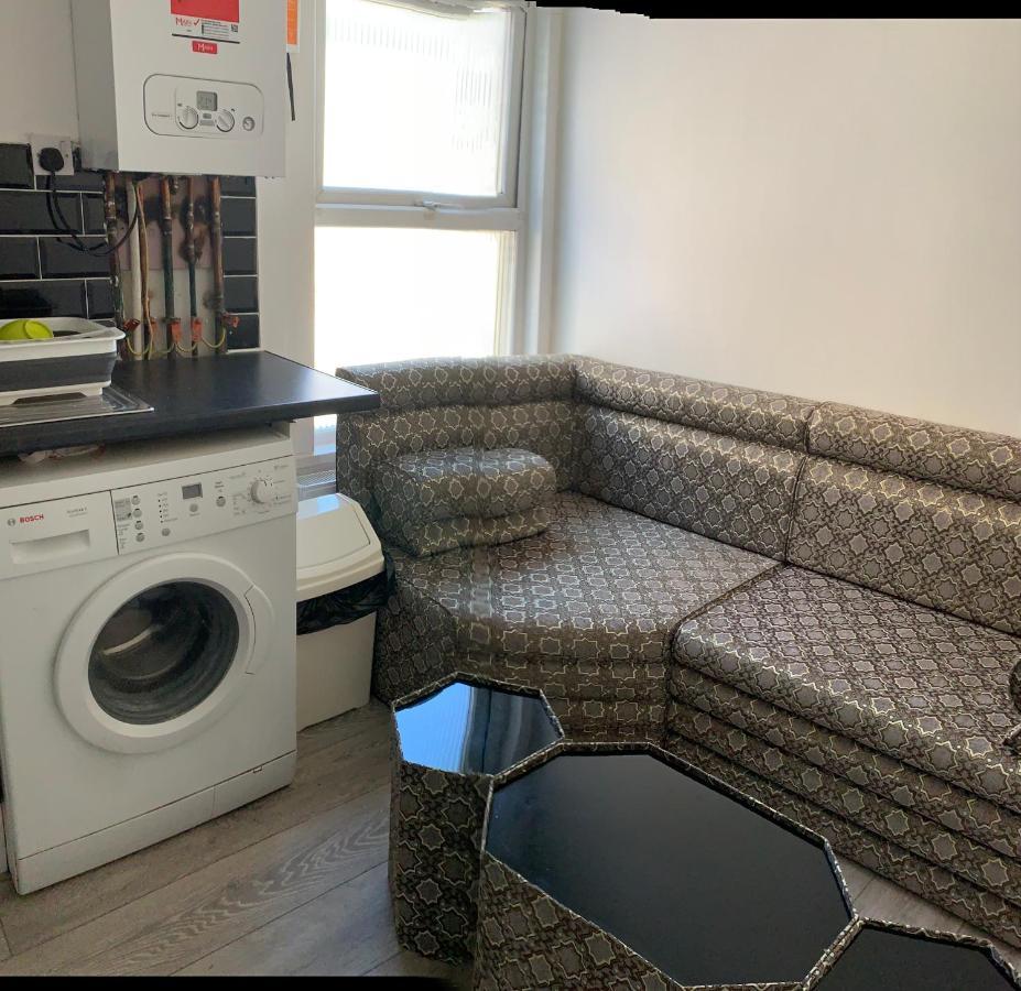 Beautiful Hoe Street First Floor One Bedroom Apartment B Walthamstow Londres Extérieur photo