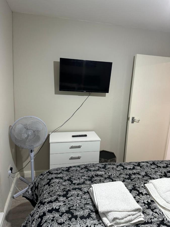Beautiful Hoe Street First Floor One Bedroom Apartment B Walthamstow Londres Extérieur photo