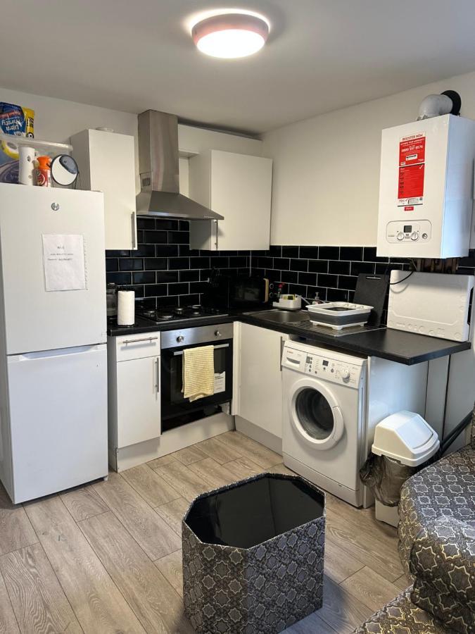 Beautiful Hoe Street First Floor One Bedroom Apartment B Walthamstow Londres Extérieur photo