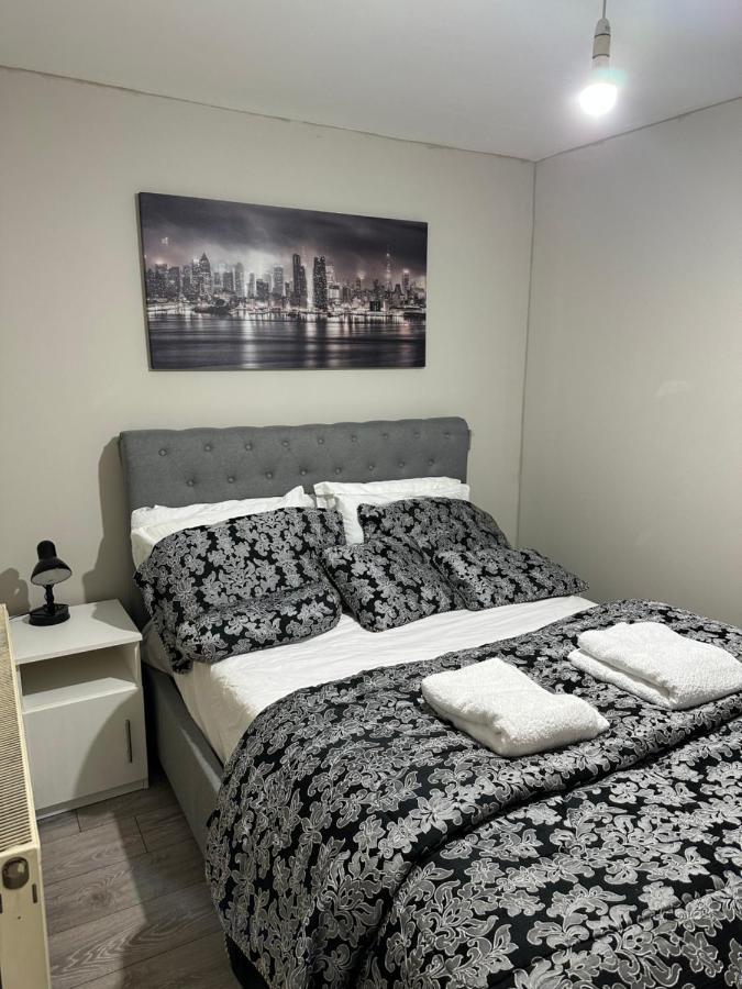 Beautiful Hoe Street First Floor One Bedroom Apartment B Walthamstow Londres Extérieur photo